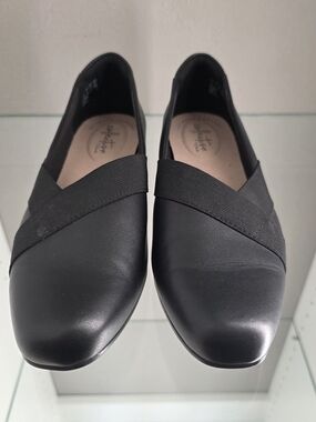 Ckarks Black Slip-On Flats with Cross Elastic Strap Size 7W